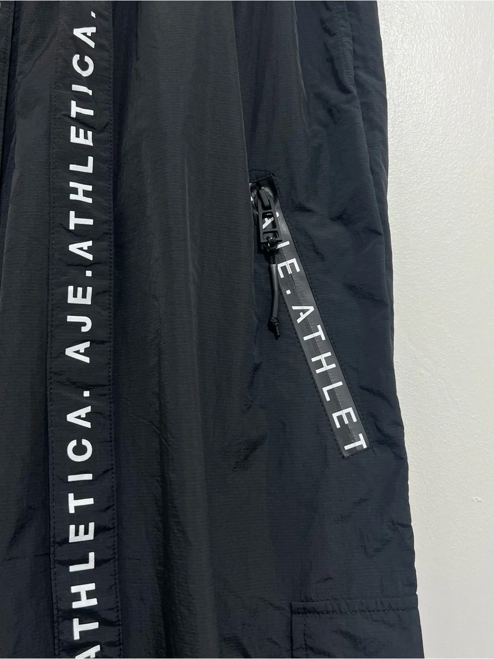 AJE NWT Black Belted Rip Stop Pant 502